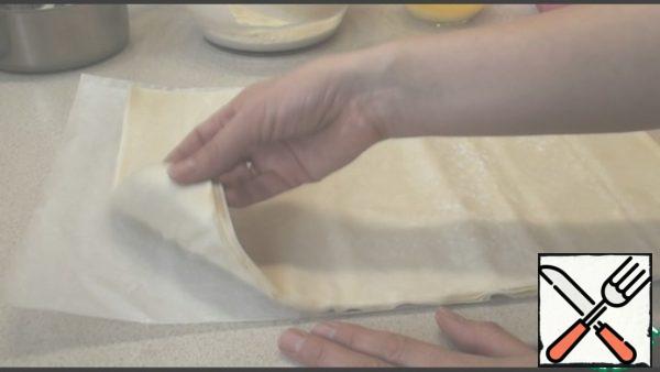 We need to count the number of sheets of Filo dough, there are 4 sheets per strudel, you can have 3. I had 12 sheets, and it turned out 3 rolls. You also need to melt the butter.
