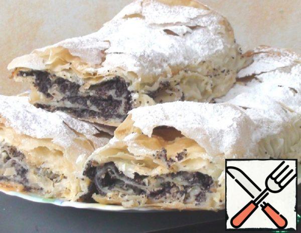 Strudel with Poppy Seeds, Cottage Cheese and Apples Recipe
