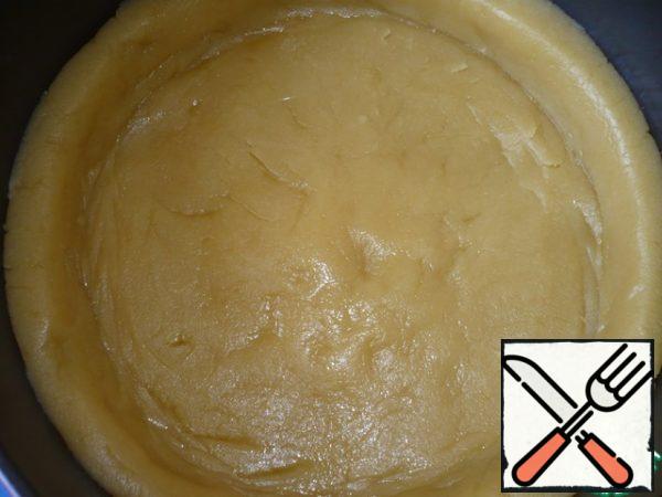 Spread the dough and form a roll. Put the dough form in the refrigerator for 30 minutes.
