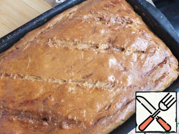Bake in a preheated 180 degree oven for 30-35 minutes until golden brown.
Pies are baked faster than in 20-25 minutes.