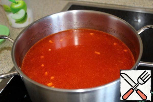 Add water (vegetable broth is possible), bring to a boil, cover with a lid and let it boil over low heat for 30 minutes.
