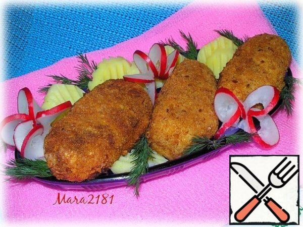 "Breaded fish sausages" are ready!
Serve with sour cream sauce, and today I have boiled potatoes with radishes and dill as a side dish.