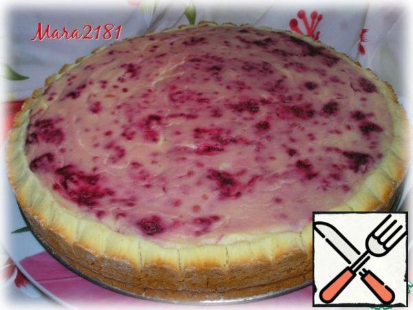 In a preheated 180 degree oven, bake the pie until golden brown for about 45-50 minutes, depending on your oven.
Remove the pie from the oven 10 minutes after it is turned off.
Allow to cool completely.
