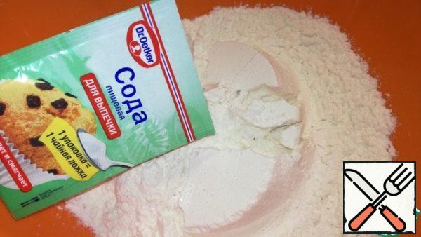 In a separate bowl, mix the sifted flour, baking soda and salt.
