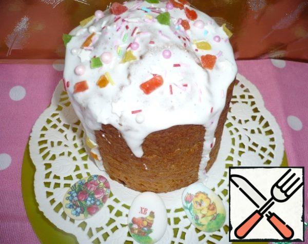 Immediately decorate the cake with candied fruits and confectionery sprinkles.
Enjoy your meal!