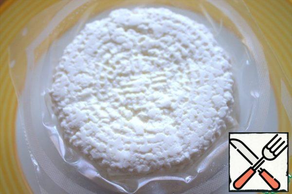 My cottage cheese turned out to have a mild taste, but then I crushed it with a blender.

