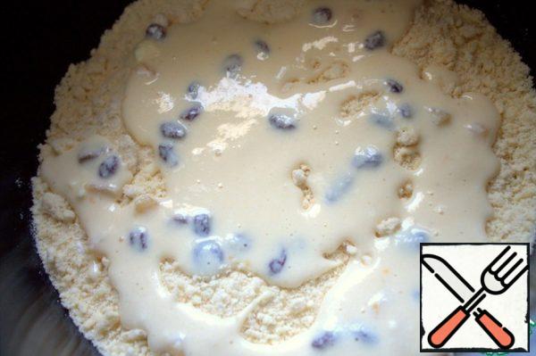 Put the filling on top.
