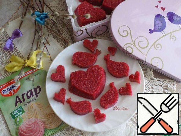 Shake the candy easily. We pack them. Here you can sprinkle them with a little sugar. I sprinkled it a little.