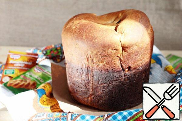 Cool the finished cake by wrapping it in a towel.
Important!!! When laying a roll in a mold, if it was slightly longer than its diameter, when it is compressed according to the principle of twisting, such a relief top can be obtained.
