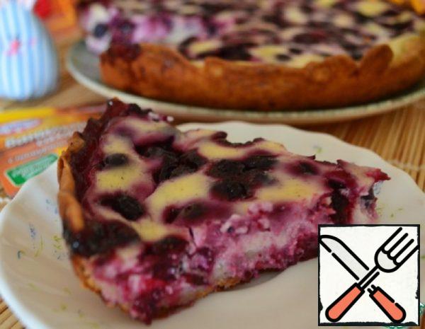 Sour Cream Tart with Black Currant Recipe