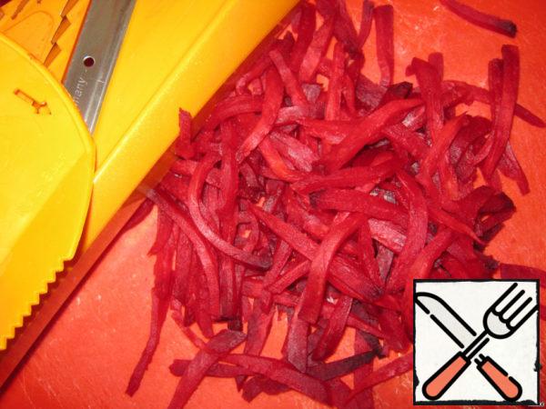 Also finely grate the beets.
