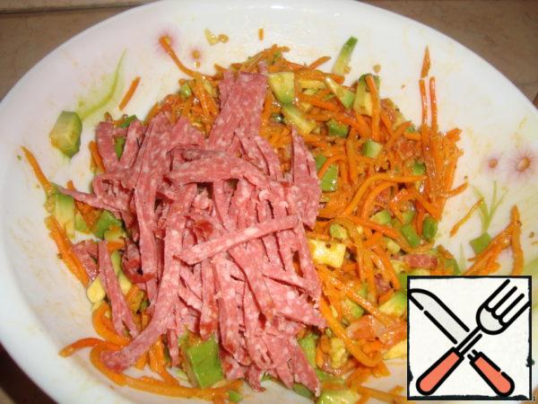 If you don't have salmon in the refrigerator, you can use boiled and smoked sausage by slicing it into thin long cubes.
