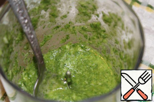 You can prepare the dressing in advance, it is perfectly stored in the refrigerator for several days, it can be used for any vegetable salads.