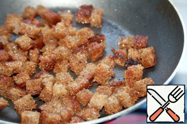 Fry in a large amount of oil (so that each piece is thoroughly soaked) until crisp, stirring constantly. It will take about a minute.
