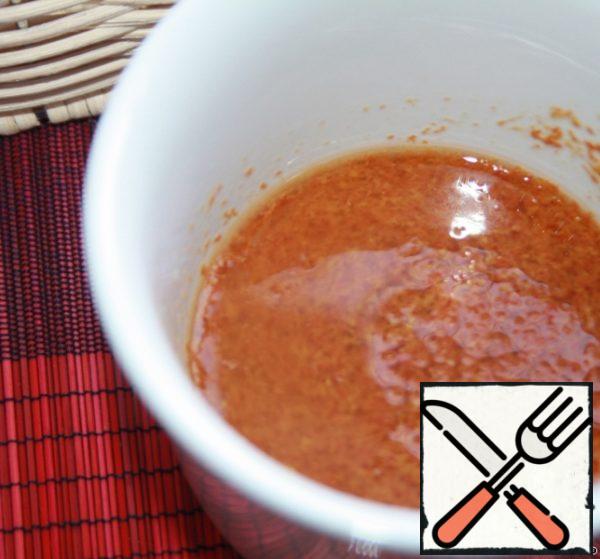 Dressing: in a cup, carefully mix butter, mustard, tomato paste and a pinch of salt.
I also add 5-6 drops of tabasco sauce.