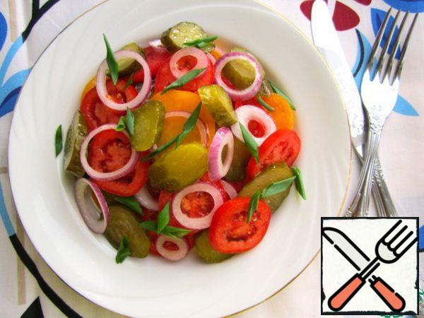 Carefully put the salad into serving plates, if desired, garnish with finely chopped green onions.