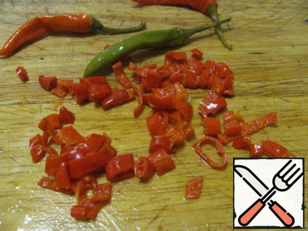 Remove the seeds from the pepper, WASH WELL and cut into strips. Finely chop the dill.
