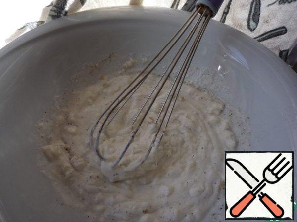 In a bowl, mix the yogurt, garlic (1-2 cloves), salt, pepper (stir whisk).