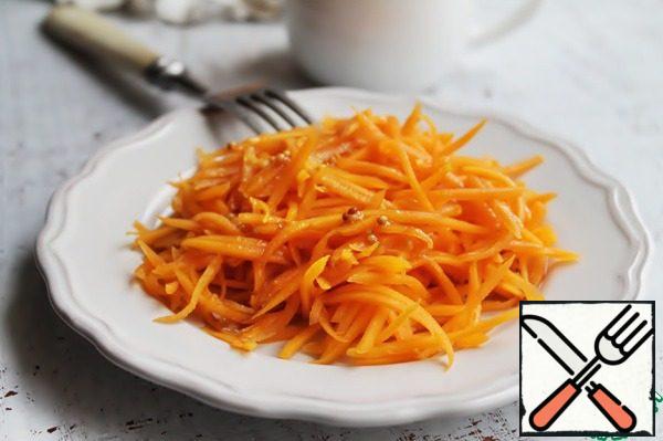 Naturally, everyone can diversify the salad to their taste, but I really like the idea of eating raw pumpkin - it's delicious, beautiful and healthy.