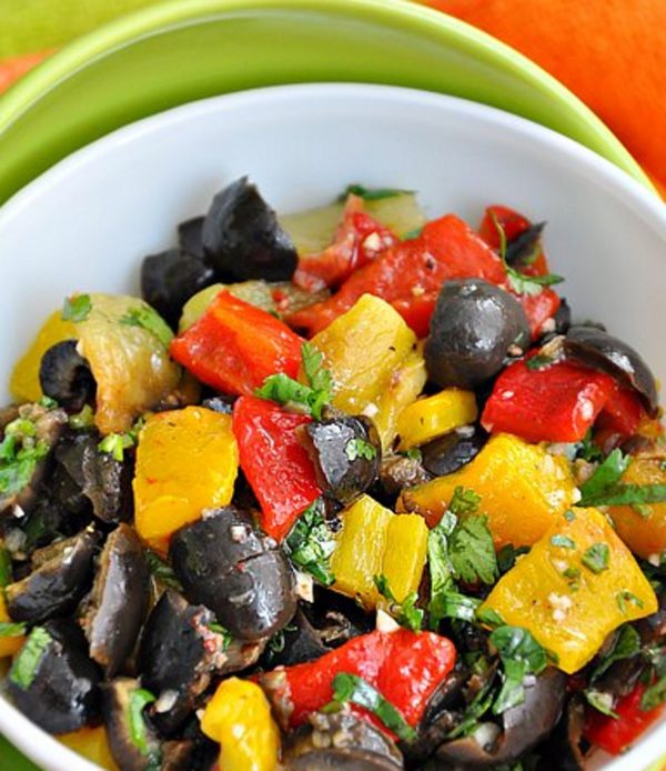 Salad with baked Pepper and Olives Recipe