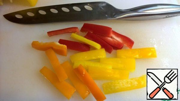 Sweet pepper cut into strips of 1 x 8 cm.

