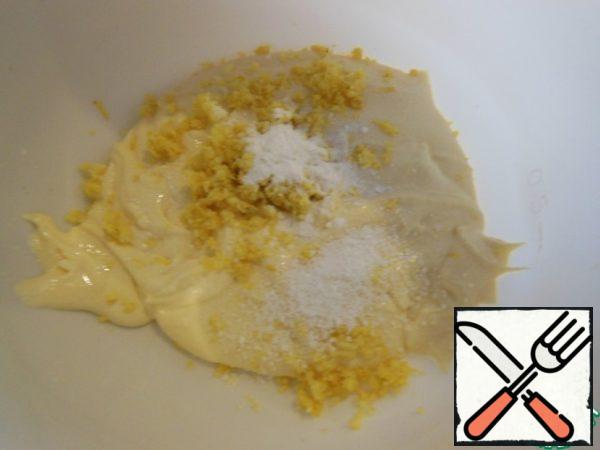 Add flour and additives to the yolk mixture, knead the dough thoroughly.