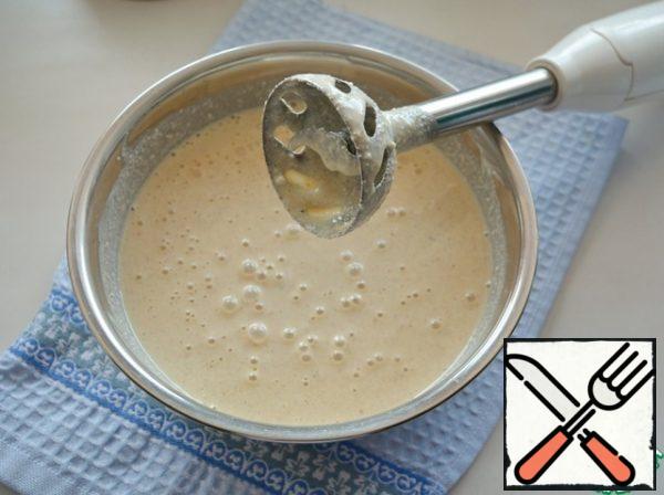 Whisk everything into a homogeneous mass using an immersion blender.
