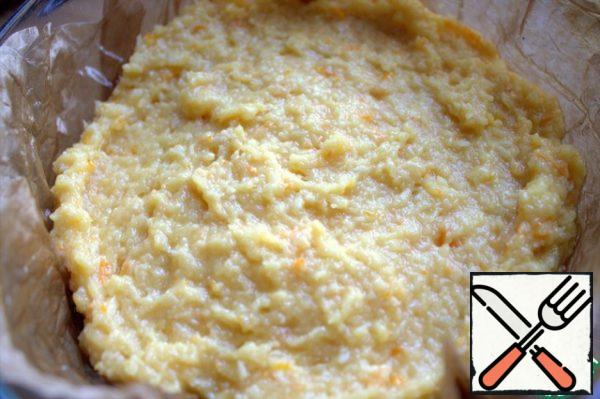 We used a glass mold (the diameter of the bottom is 12 cm, the top is 17 cm), covered with parchment, greased with vegetable oil. Bake for 20-25 minutes at 180 *.
