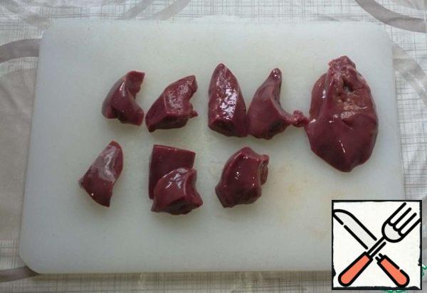 The liver is cleaned from excess films and cut into quarters. Depends on the size of the liver.