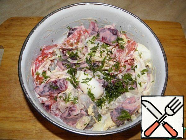 You can, as an option, gently mix in a salad bowl and serve immediately (if the tomatoes are juicy, it means they didn't give a lot of water) and it will also be delicious)
