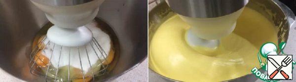 Sift the flour and mix with semolina, baking powder and salt.
Beat eggs with sugar for about 5-7 minutes, the mass should turn white and increase in size.

