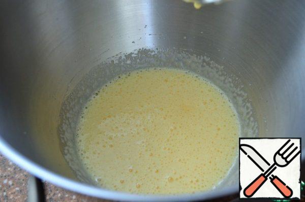 DOUGH: beat sugar, salt, eggs until foam forms,
add soft butter and beat lightly again.
