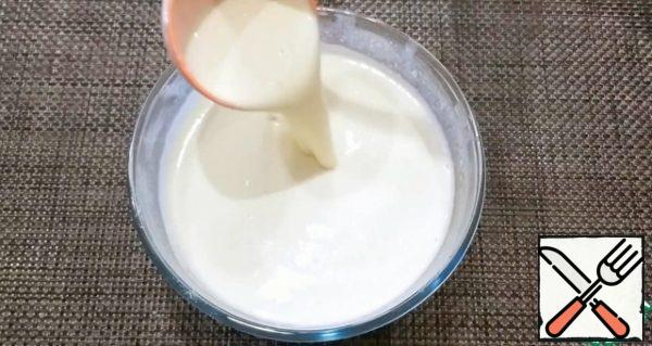 Add vegetable oil and whisk. The dough is ready, and you can start cooking thin pancakes with milk.
