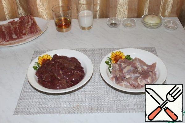 Remove the film from the liver, remove the skin from the thighs, cut out the bone.
