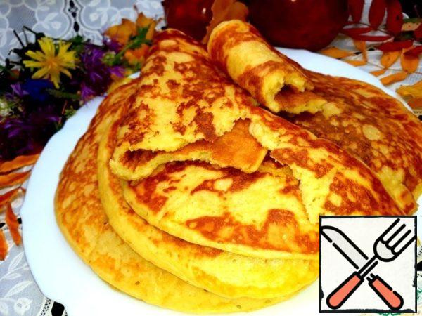 If you have a pumpkin of bright yellow color, the dough can
be colored with turmeric. Very tasty and soft
pancakes. Eat them with homemade apple
and plum jam.