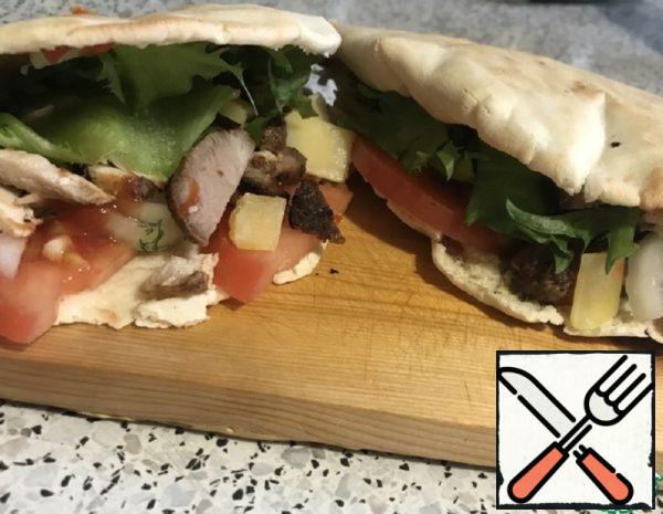 Pita bread with Vegetable Salad Recipe