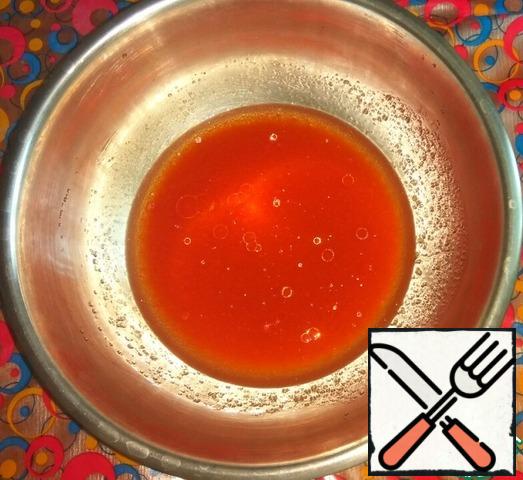 In a bowl combine water with tomato paste, mix well. Then add vegetable oil and salt.