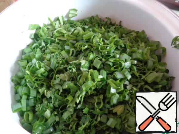Spinach, green onion and parsley cut not very finely. I would add dill, but it hasn't grown yet.)

