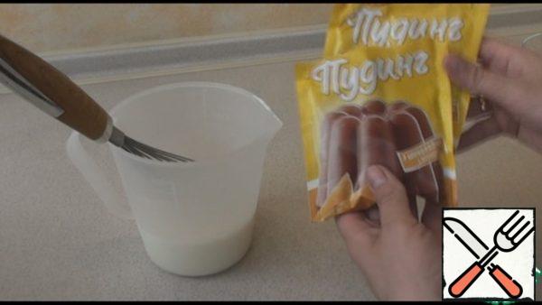 My cream is chocolate custard. I made a chocolate pudding, if you don't have it on sale, you can replace it with cocoa and corn starch, the amount that I wrote in the recipe.
