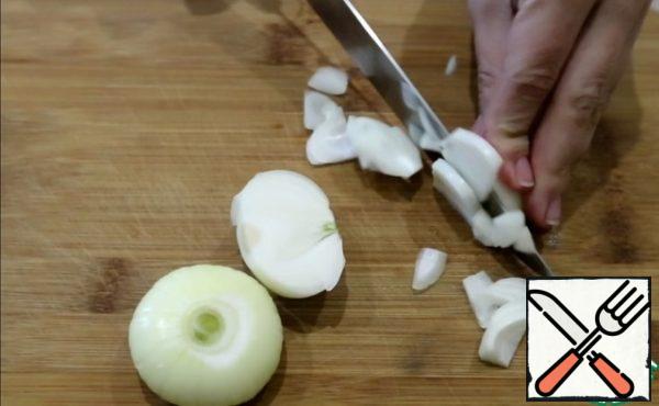 Onions cut into quarters or half rings.