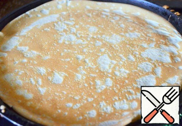 Turn over and cook for another 1 minute.
You will get 10 pancakes with a thickness of 26 cm ..
