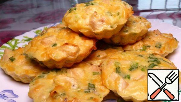 Muffins with chicken breast and cheese are ready.
They turn out very tasty and tender.
And I wish you a pleasant appetite, good mood and all the best!
