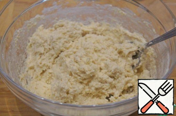 If the dough sticks to your hands, pour in the remaining flour.
