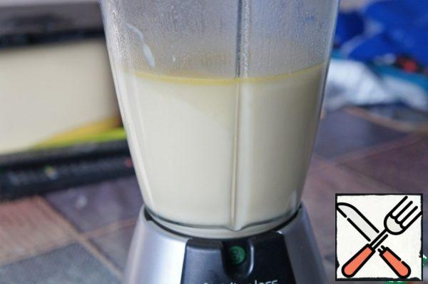 Pour the soup into a blender and make a puree.
