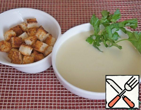 Spicy Garlic-Cream Soup Recipe