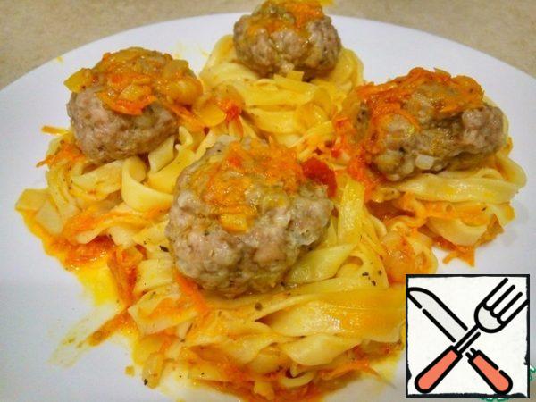 Nests with minced meat in a pan ready! All Bon appetit!