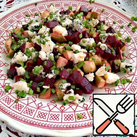 Avocado mix with beets, put on a dish. Top spread the cheese, pour the dressing and sprinkle with chopped green onions.
Well, that's all ready! Can be sue.
Bon appetit!