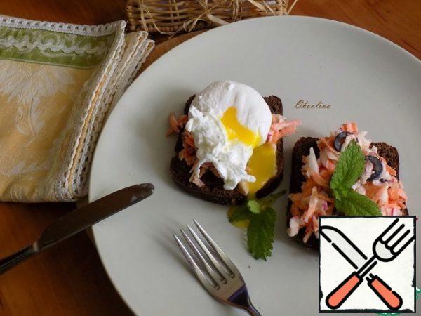 Beat the egg yolk. Simple, sincere and useful!