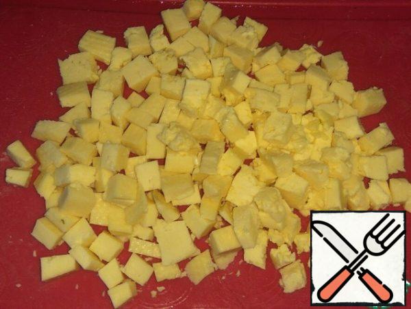 Fry the potatoes in vegetable oil until soft. You don't need to fry too much. At the end, add salt and pepper to taste.
