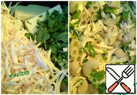 Turn the oven to warm up to 200 degrees. In hot pasta put softened butter, parsley, green onions, half cheese. Stir.